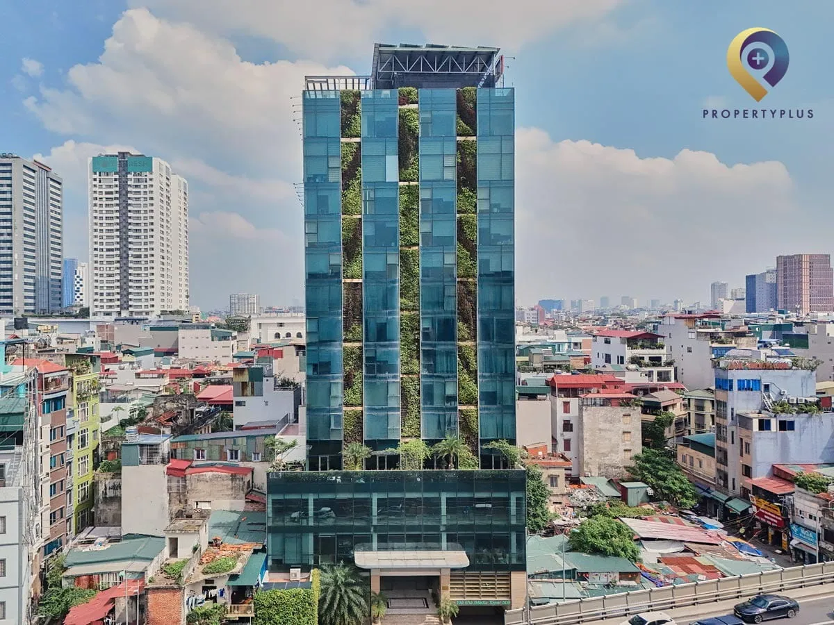 Toàn cảnh tòa nhà IMedia-Tower nhìn trực diện từ trên cao.